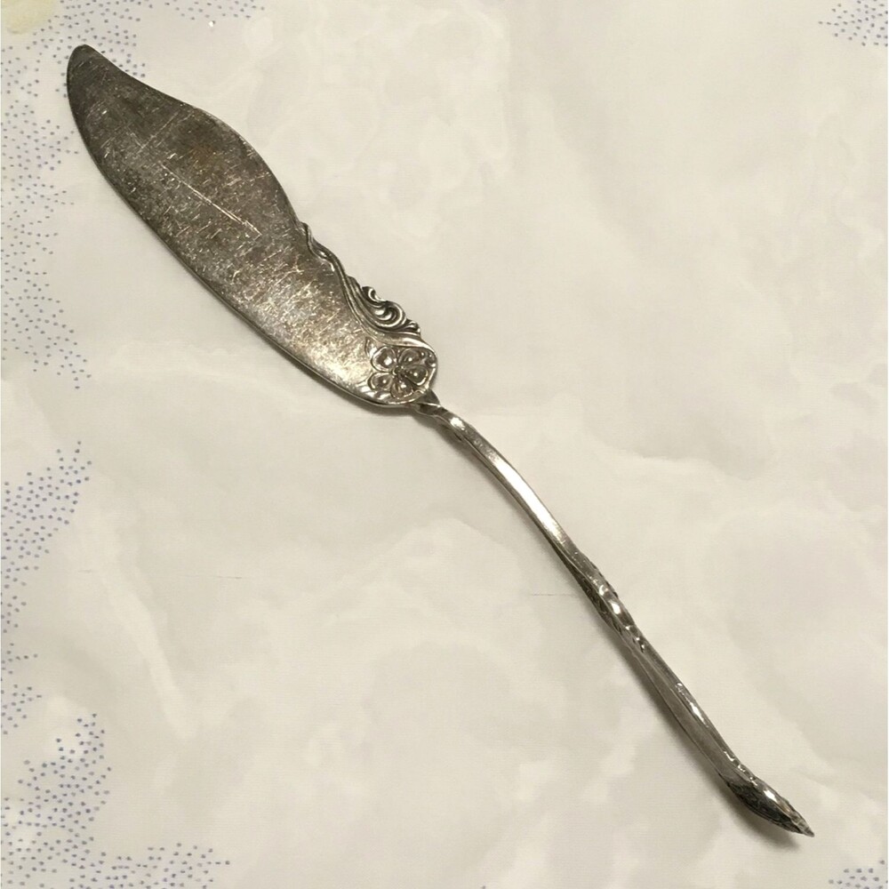 Vintage Silver Plate Master Butter Knife Rogers & Son Ornate Floral Shell 7.5"